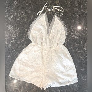 Kendall and Kylie White Lace Halter Open Back Romper Size Medium